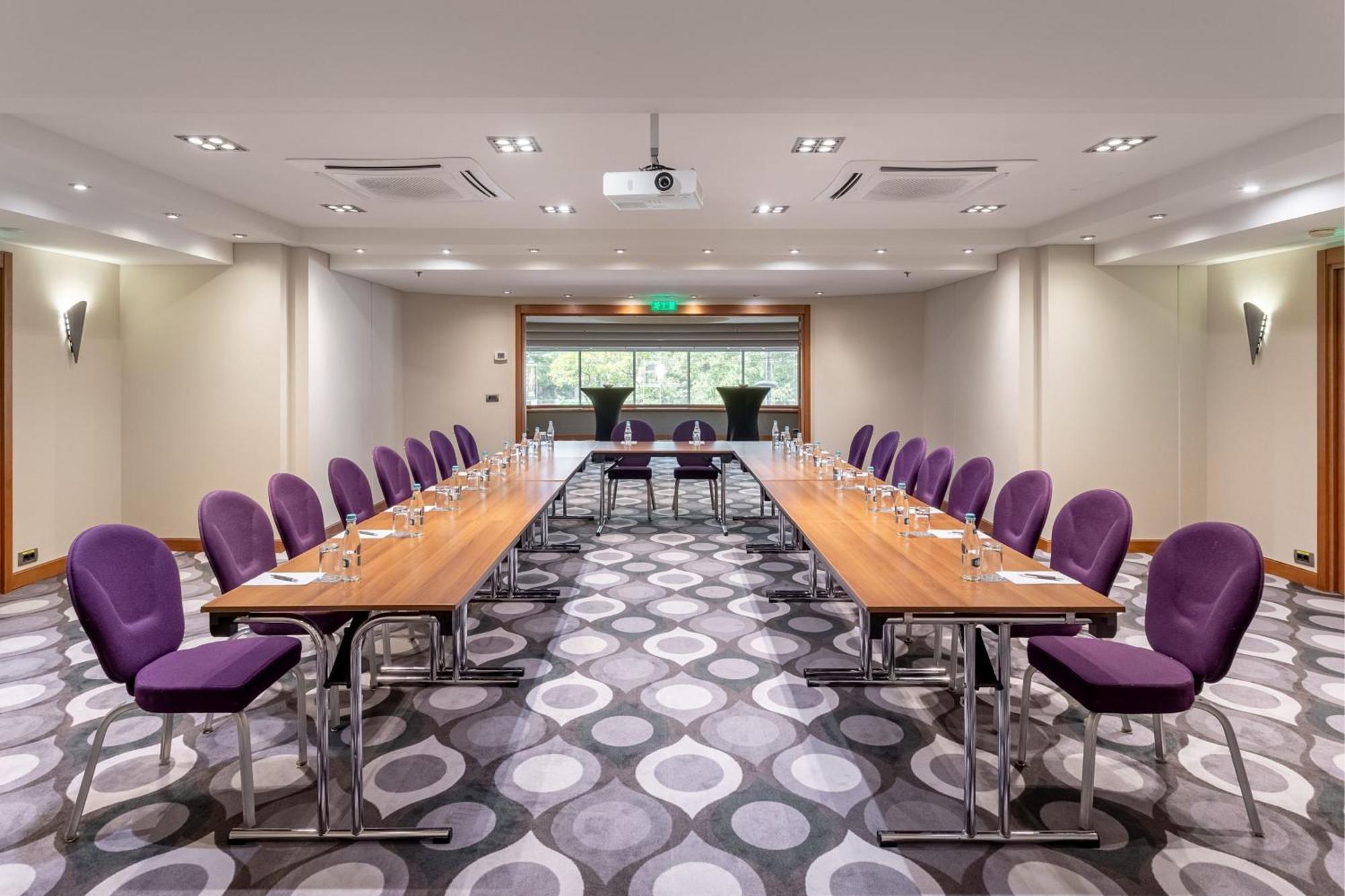 쉐라톤 부쿠레슈티 호텔 외부 사진 The meeting room