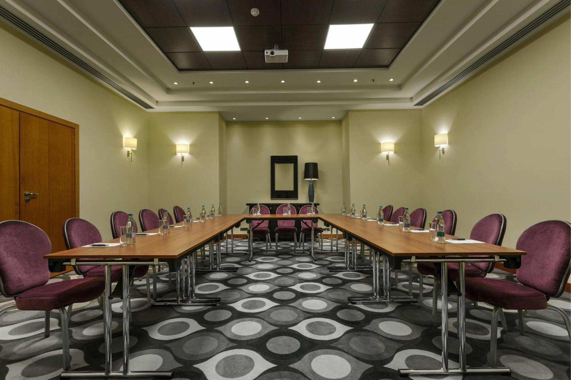 쉐라톤 부쿠레슈티 호텔 외부 사진 Meeting room
